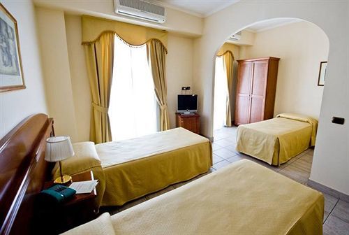 Marini Park Hotel 3*